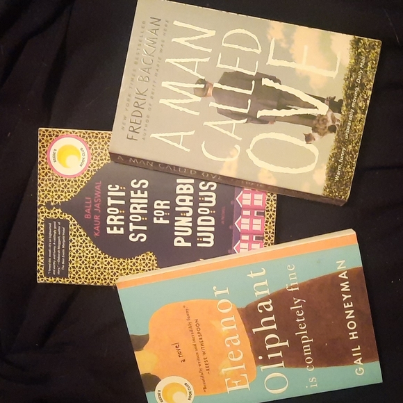 Three books Reese's bookclub - Picture 1 of 4